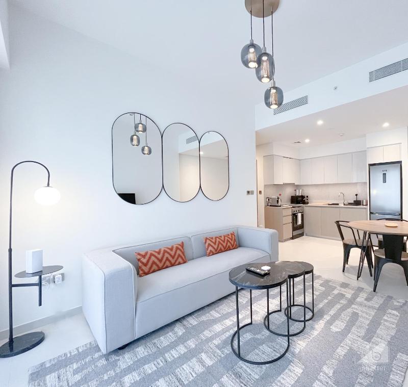 Luxury Burj Royale Modern Apt with Balcony — отель с удобствами в Дубае