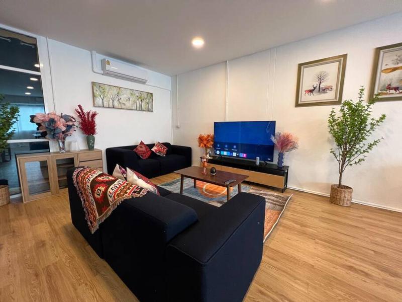 Villa 4BR Top Private Floor, china town, center — отель в Бангкоке, Таиланд