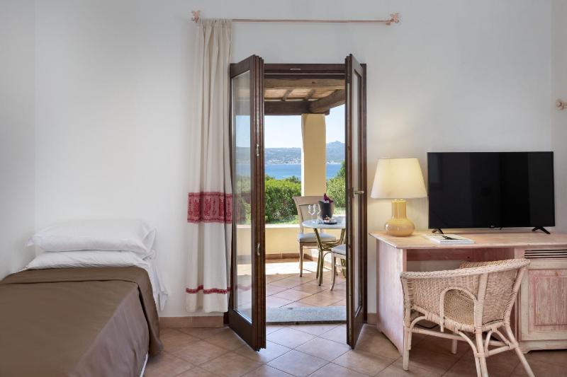 Hotel Sole Mare a Baja Sardinia - Incantevole oasi mare