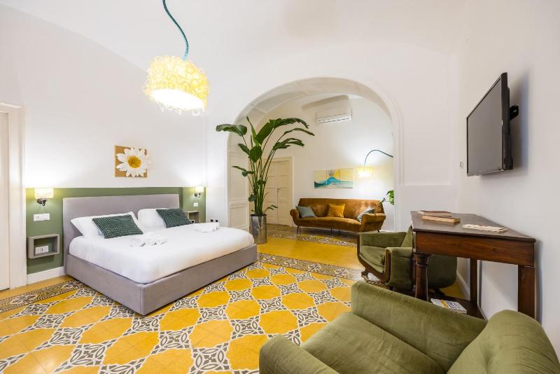 Kea Home, entire house in the heart of Naples — забронировать отель в Неаполе