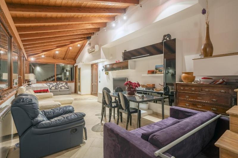 Appartamento in villa con piscina 2 — отель с удобным расположением в Палермо