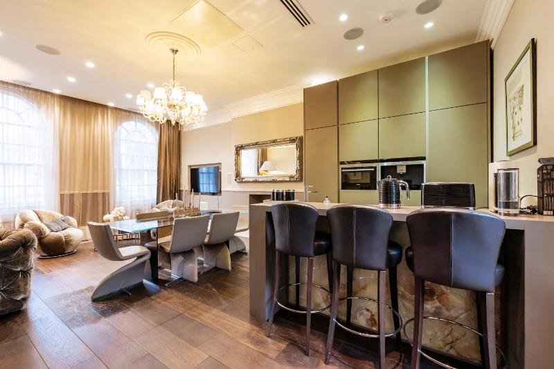 Luxury Two Bedroom Apartment, Paddington — комфортный отель в Лондоне