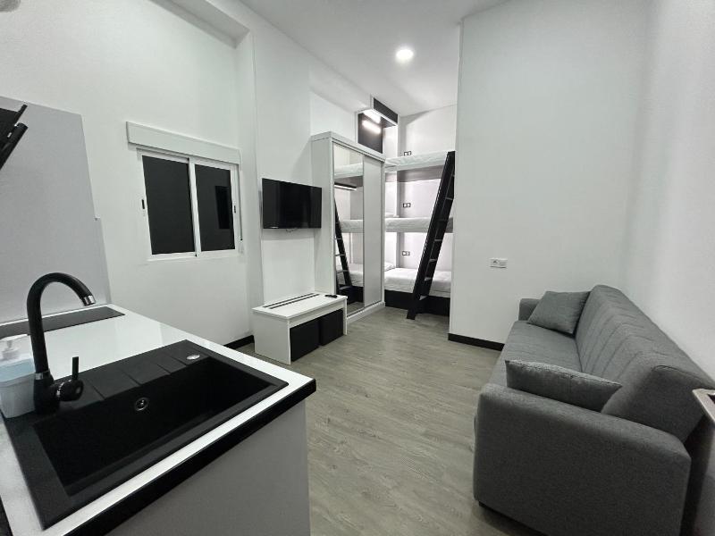 Cotrades 1 En San Blas-Canillejas — забронировать отель в Мадриде