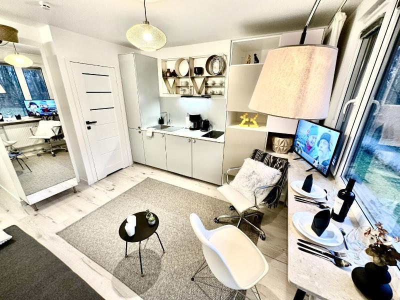 COZY Studio at PARK near CITY-Center +NETFLIX +WIFI — отель с удобствами в Варшаве