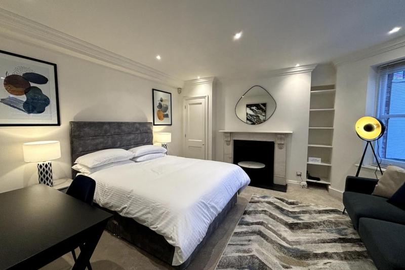 Chic Studio Flat 8 Mins to Harrods Knightsbridge — комфортный отель в Лондоне