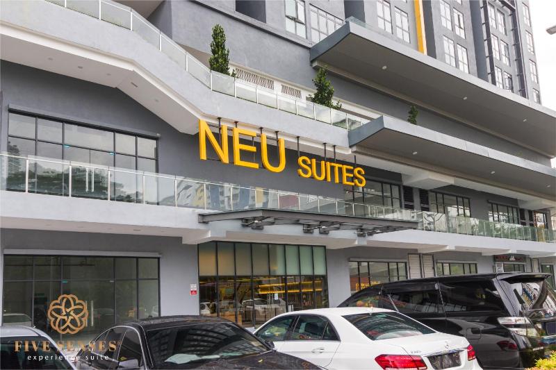 Neu Suites Residence, Embassy Row — комфортный отель в Куала-Лумпуре