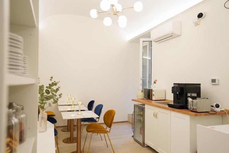 Charm&Bella GuestHouse — отель с удобным расположением в Риме