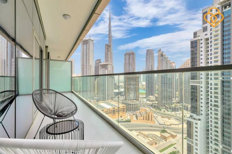 Keysplease 2 B/R Apt with Burj Views Paramount Midtown, Minutes to Dubai Mall — забронировать отель в Дубае