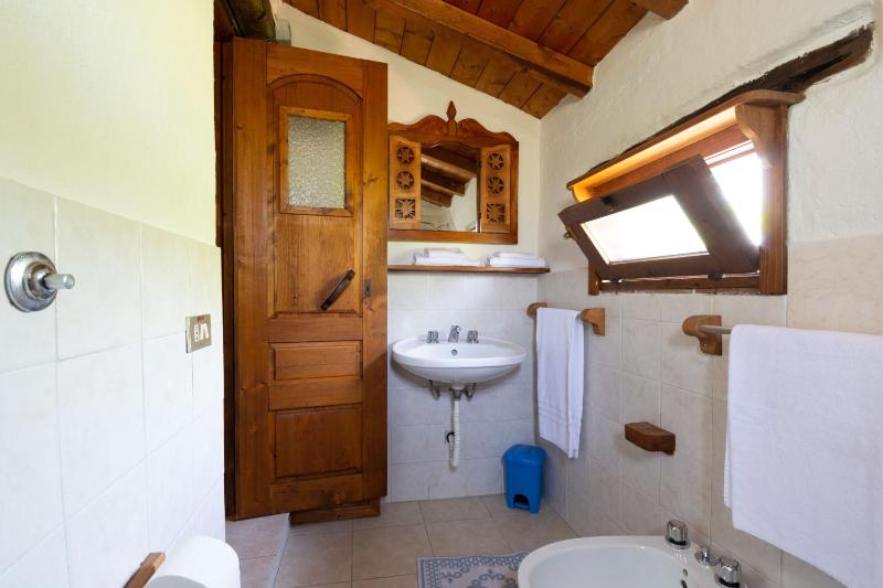 Villa L'Oliveto a Oliena - Elegante casa vacanze con uliveto