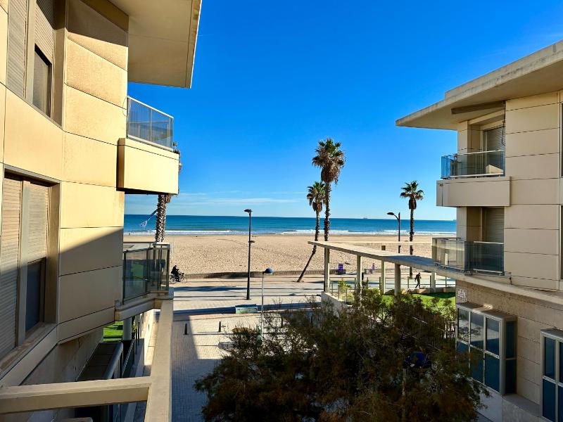 Reinapart Patacona Beach 40 — отель с удобствами в Валенсии