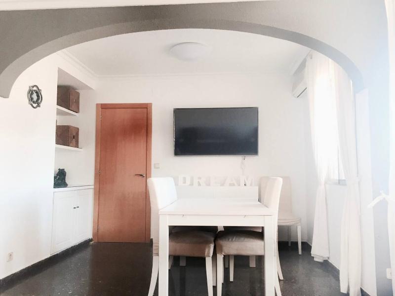 Precioso apartamento cerca de la playa y universidades — отель с удобным расположением в Валенсии
