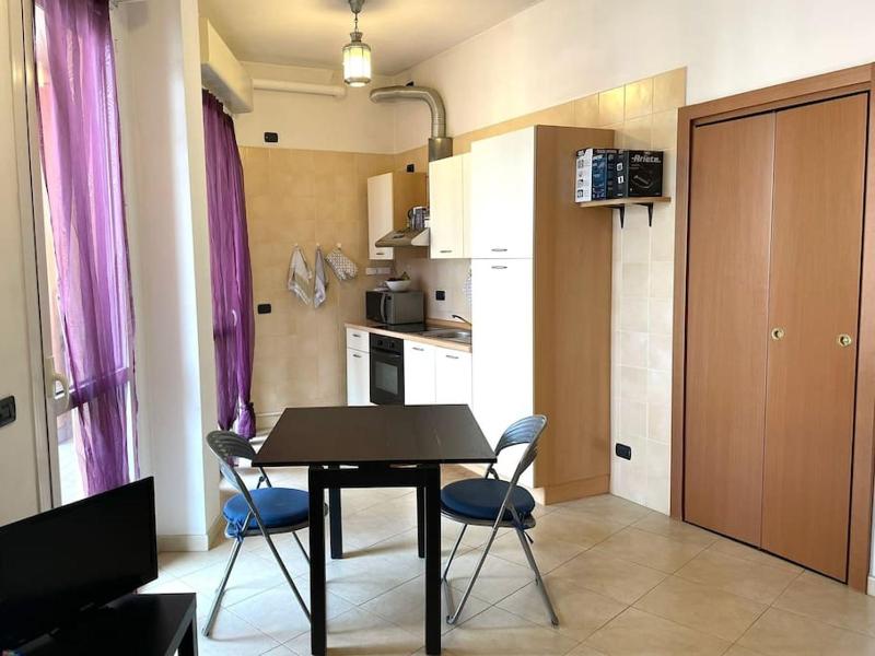 Appartamento vicino Navigli - 15 minuti da Duomo — забронировать отель в Милане