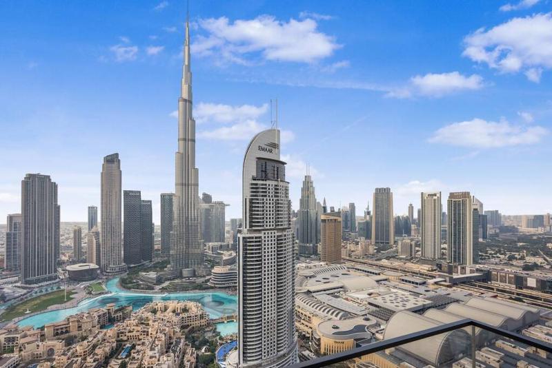 Exclusive 2 & 4 bedroom Apt with Burj Khalifa - Fountain and City Views by Meerak — отель с удобствами в Дубае