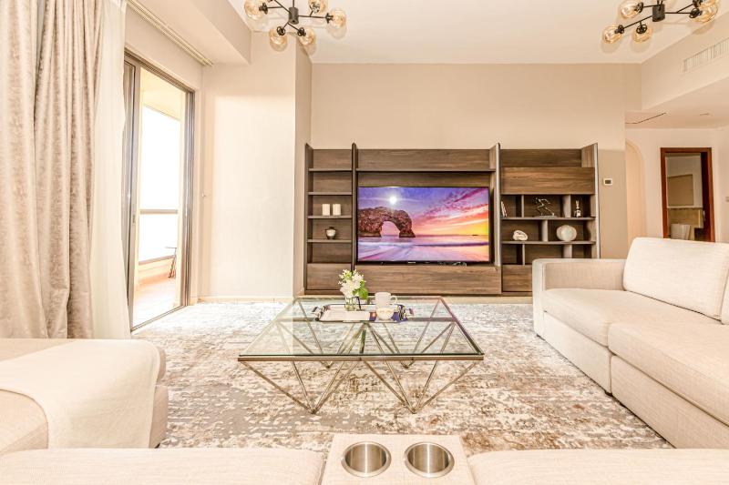 GMA Rimal5 4BR Sea View — комфортный отель в Дубае