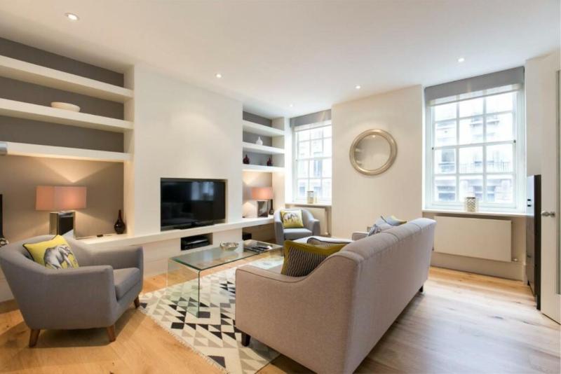 Central Soho Luxury Large 2 Bed Flat — забронировать отель в Лондоне