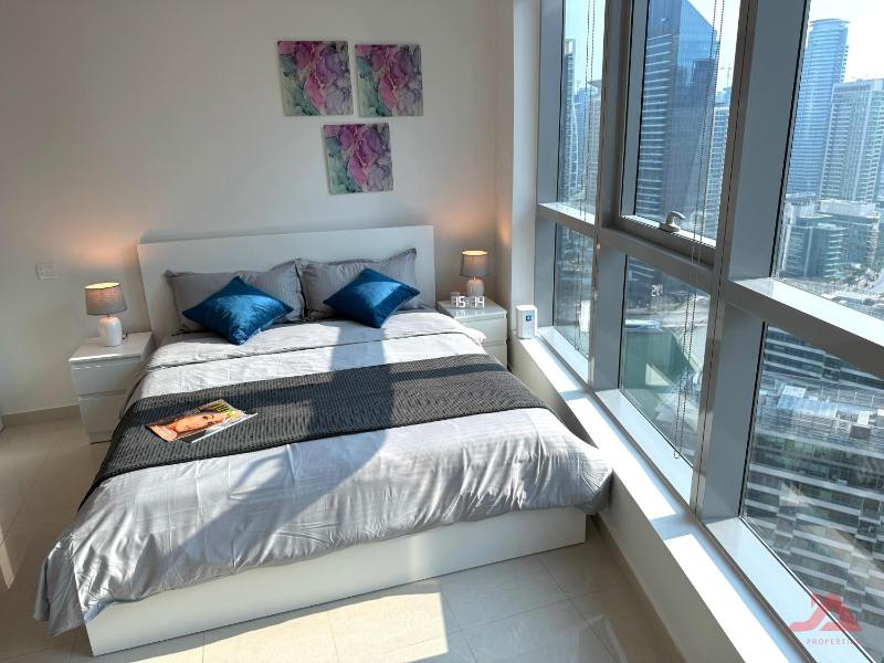 Cozy Marina & Sea View Apt in Bay Central Tower with Modern Gym & Pool, Steps to Beach & Metro — отель с удобствами в Дубае