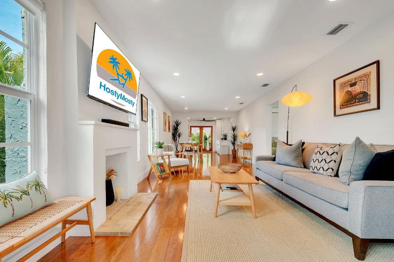New! Charming Gated 3Bd 2Bth Design District — отзывы гостей и цены