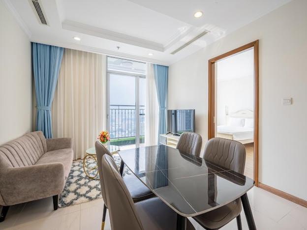 Цены на High floor apartment в Хошимине