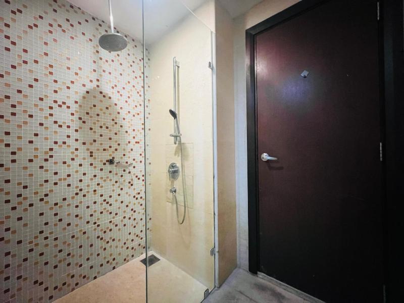 Цены на Regalia Residence And Suites в Куала-Лумпуре