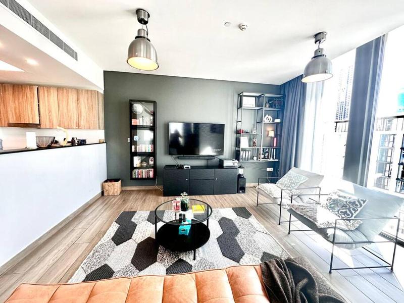 Sea View High Floor Modern 1 Bedroom Apartment near City Walk — забронировать отель в Дубае