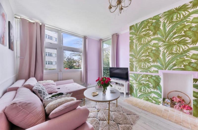 Цены на Stylish Pink Oasis in Wimbledon в Лондоне