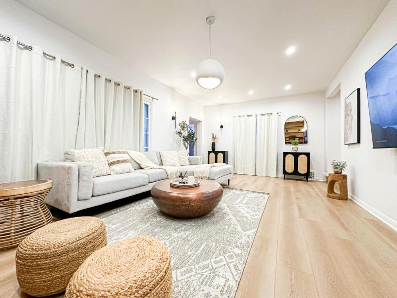 Beverly Hills-Neighboring 2-BR Home - DOH1 — отель в Лос-Анджелесе, Соединенные Штаты Америки
