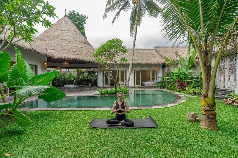 Brand New luxury 3BR Villa Ethnic Ubud #2 — комфортный отель в Убуде
