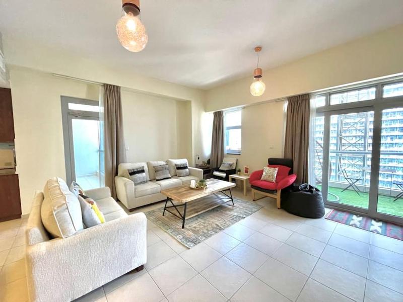 Large 1 Bedroom Apartment in the Heart of Business Bay — комфортный отель в Дубае