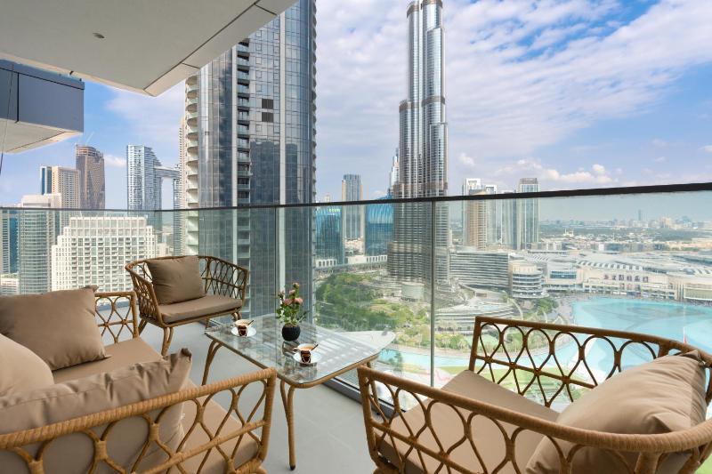 Цены на WhiteSage - Opera Grand Elegance 3BR with Burj Khalifa Views в Дубае