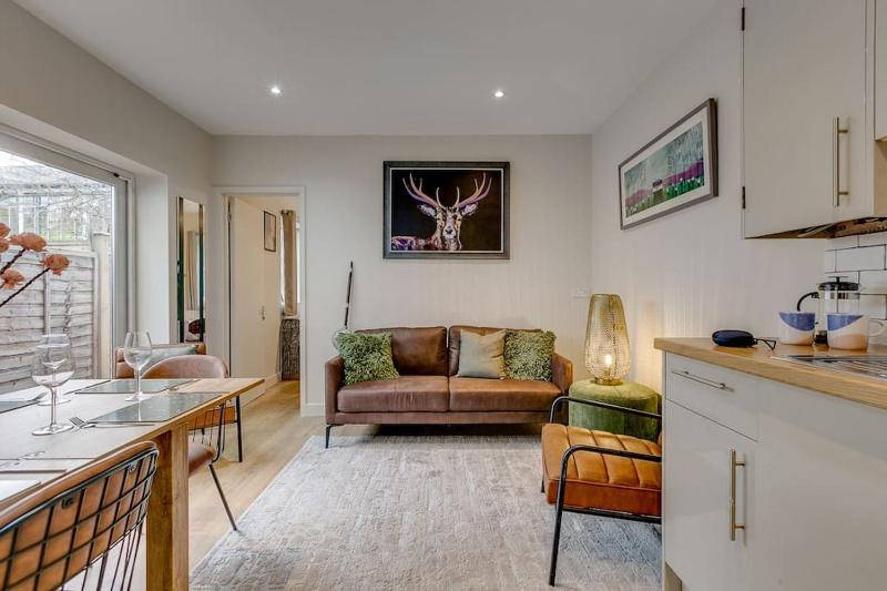 Chic 3 bedroom BrixtonClapham Apartment near Tube — отель в Лондоне, Соединенное Королевство