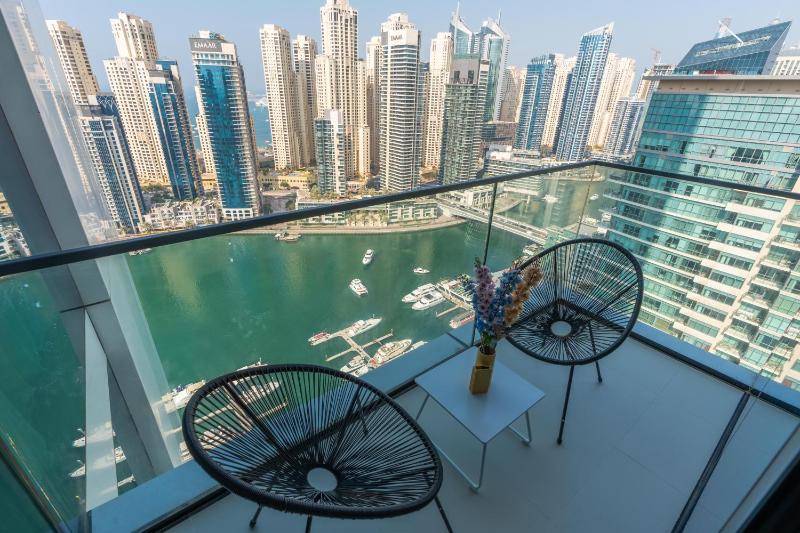 Luxury Vida Res Dubai Marina 2BR(a) Frank&Frank — отель с удобным расположением в Дубае