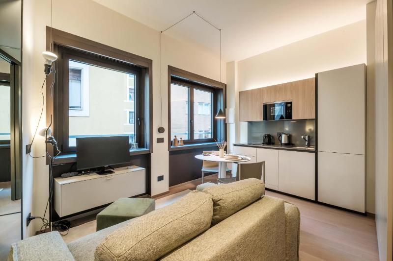Exclusive retreat few steps from Duomo - apt 2 — отель с удобным расположением в Милане