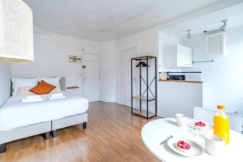 Цены на Studio Proche Nation - Paris в Париже