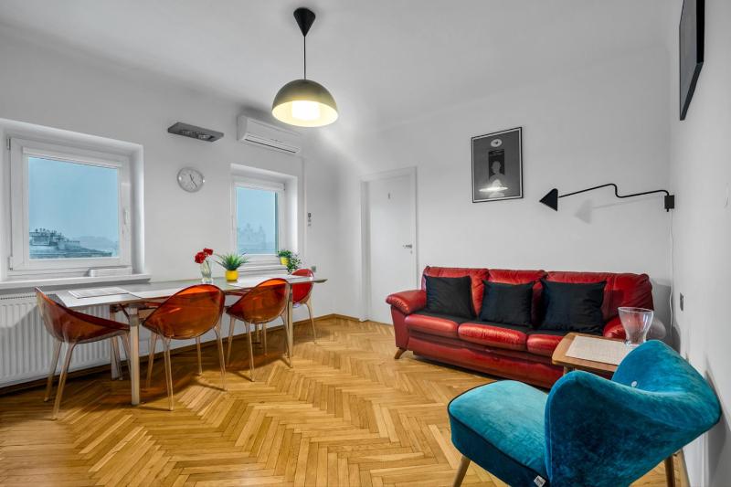 Цены на Metro Politechnika 3-Bedroom Apartment в Варшаве