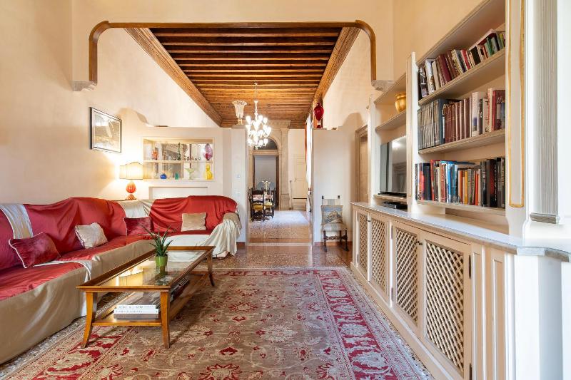Цены на Fortuny3967 Suites & Wine в Венеции