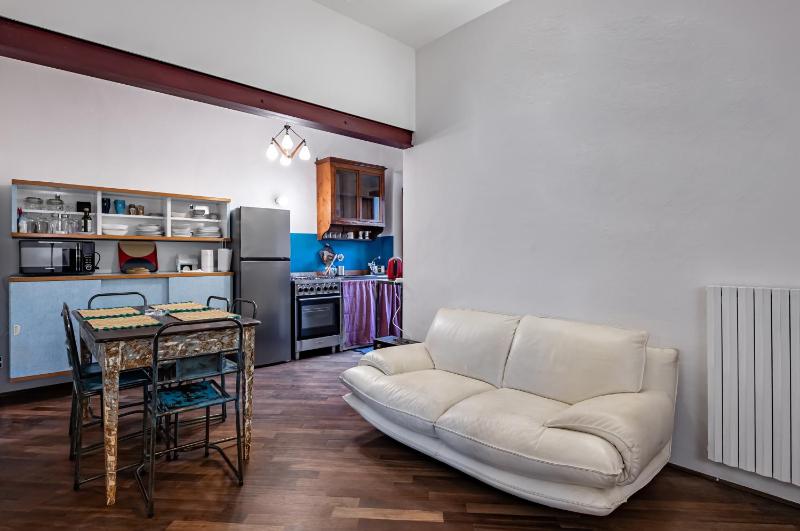 Beccaria & Sant'Ambrogio Lovely Apartment — забронировать отель в Флоренции