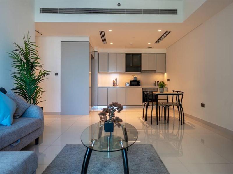 Full Sea View Palm Facing Luxury Apartment — отель с удобствами в Дубае