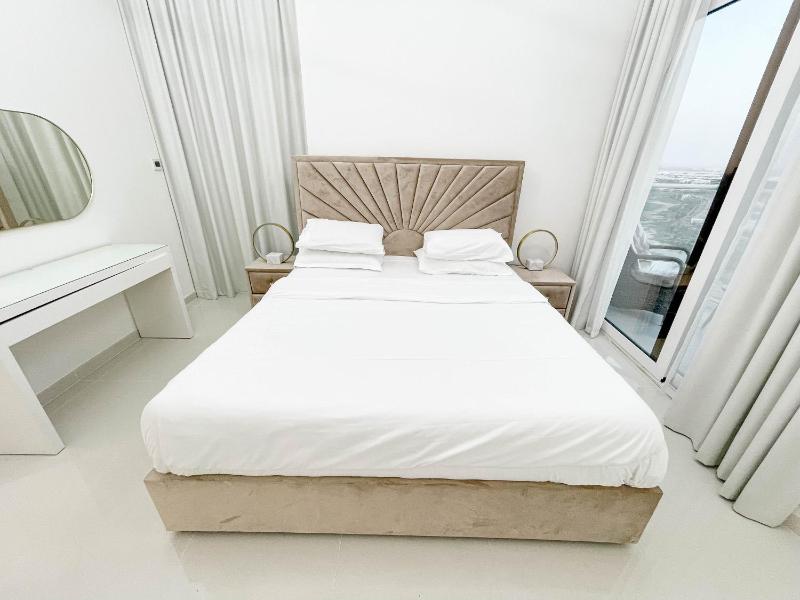 One Bed-Room Apartment in Carson — отель с удобствами в Дубае