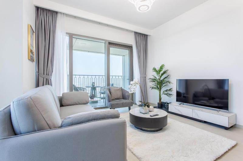 Icon Casa Living - Brand new Apartment DownTown Views Access to Dubai Mall — отель с удобным расположением в Дубае