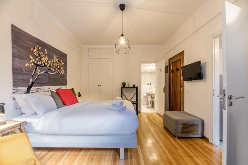 The Artistic One-Bedroom Studio in Plaka — отзывы гостей и цены
