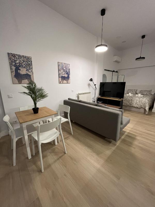 Moratalaz Apartments — отель с удобствами в Мадриде