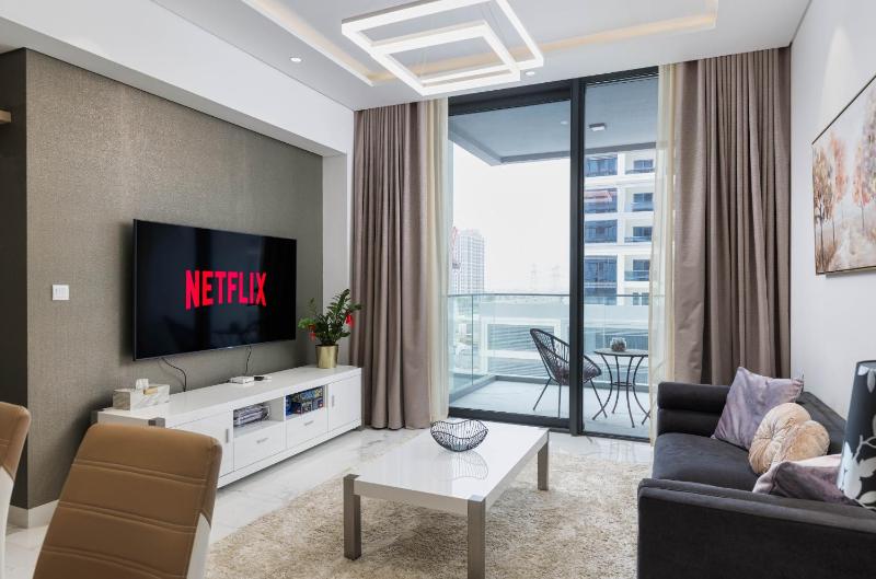 VayK - Spacious 2BD near Park and Mall in Dubai Hills — комфортный отель в Дубае