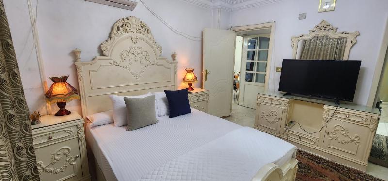 Elegant Apartment in Sheraton Heliopolis — забронировать отель в Каире
