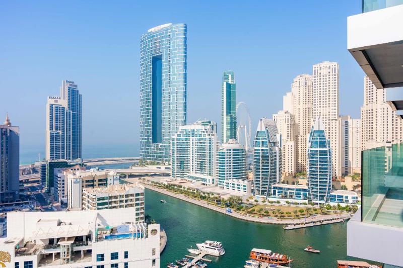 Stayis - 1BR Apartment with Amazing Ocean View And Marina View — отель с удобным расположением в Дубае