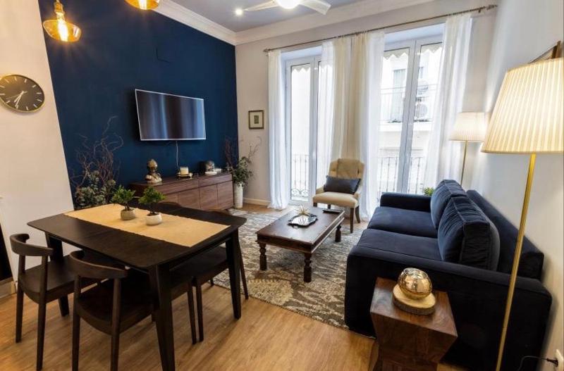 Lovely Barrio Apartment — забронировать отель в Аликанте