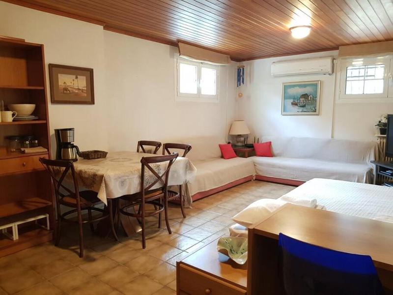 Beautiful Studio at Glyfada — отель с удобным расположением в Афины