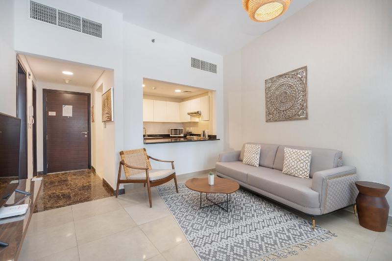Central apartment Sparkle Tower JBR by Suiteable — отзывы гостей и цены