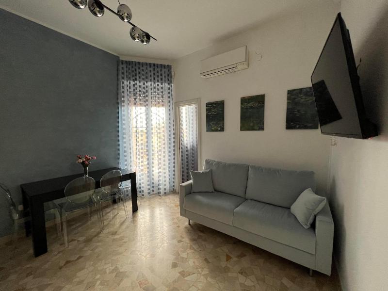 Confortevole appartamento zona Bocconi-Porta Romana — забронировать отель в Милане