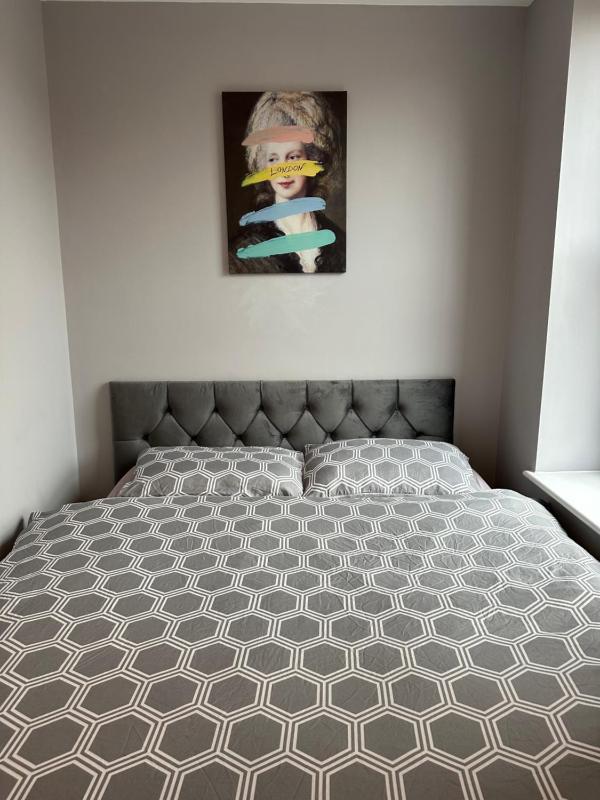 Hollys Apartment - Central London — забронировать отель в Лондоне