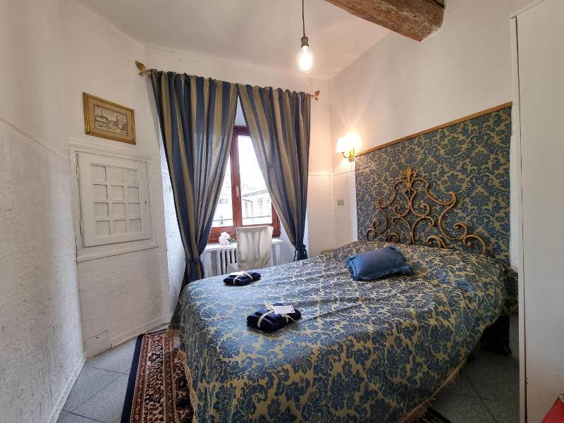 LA SEDE DELL'ARTE Monolocale Studio e Camere in Torre Medievale vicino a Duomo e Piazza Signoria — комфортный отель в Флоренции
